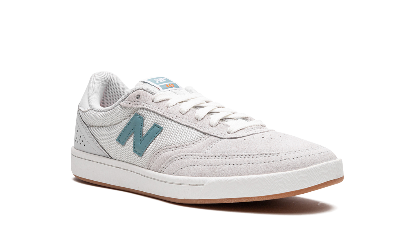 440 "Light Grey/Aqua Sea" NM440GNG