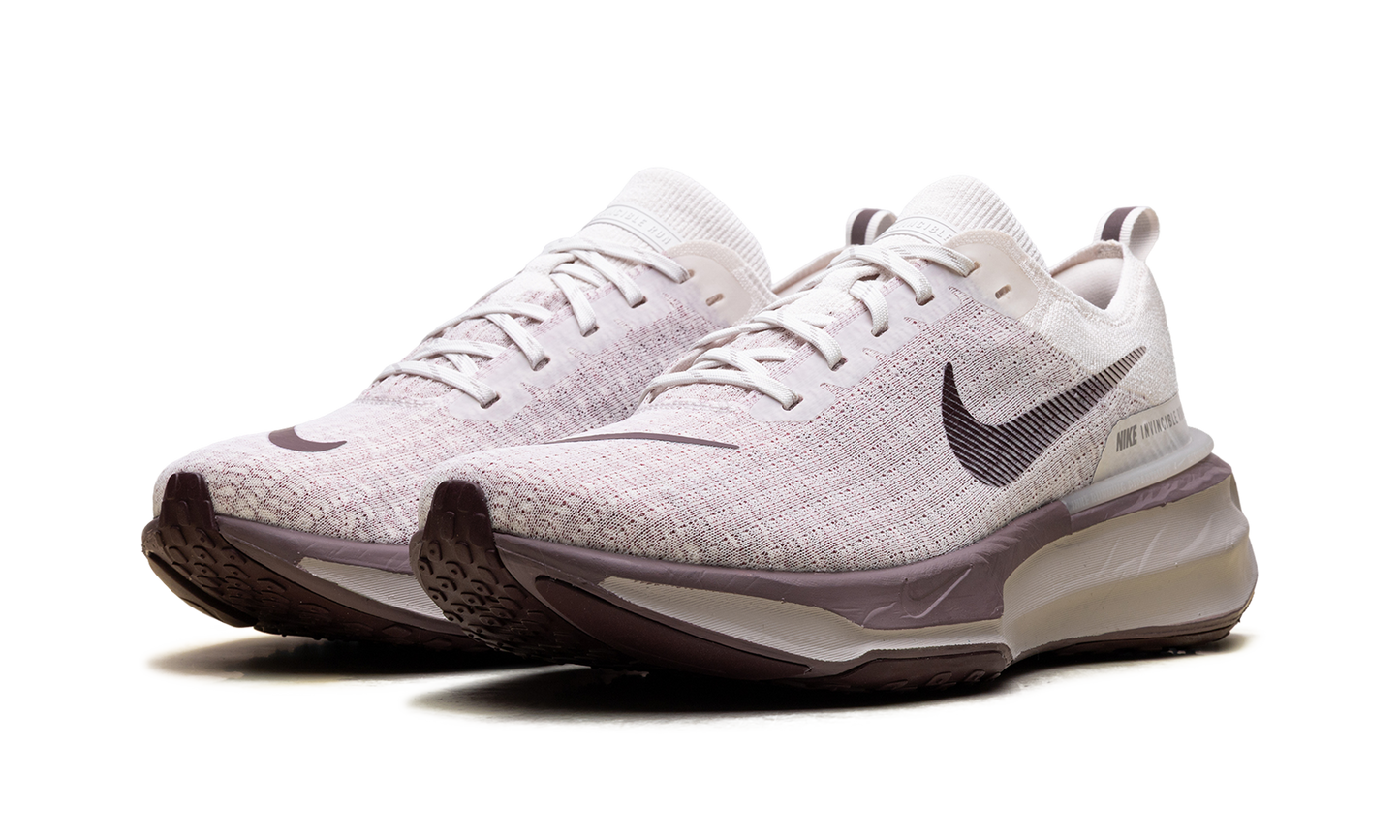 ZoomX Invincible Run 3 "Phantom Burgundy Crush" DR2615 010