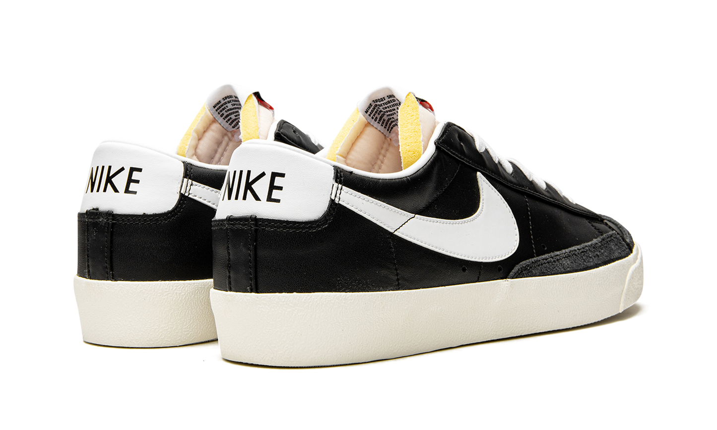 Blazer Low '77 Vintage "Black White" DA6364 001