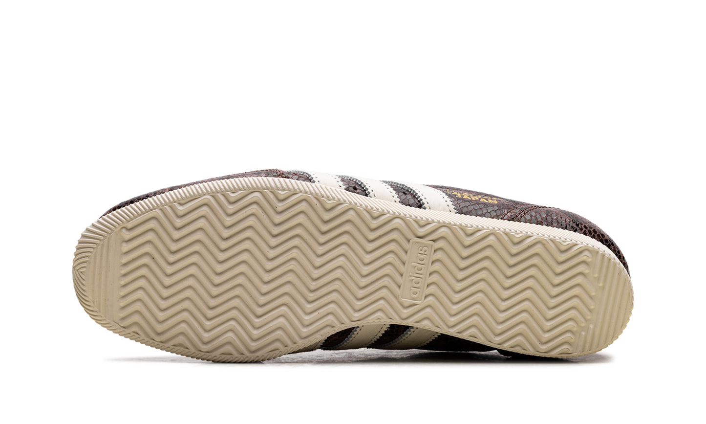 Japan WMNS "Preloved Brown Cream White" JS4022