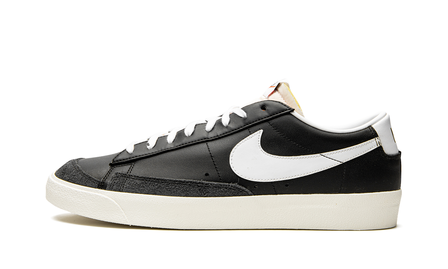 Blazer Low '77 Vintage "Black White" DA6364 001