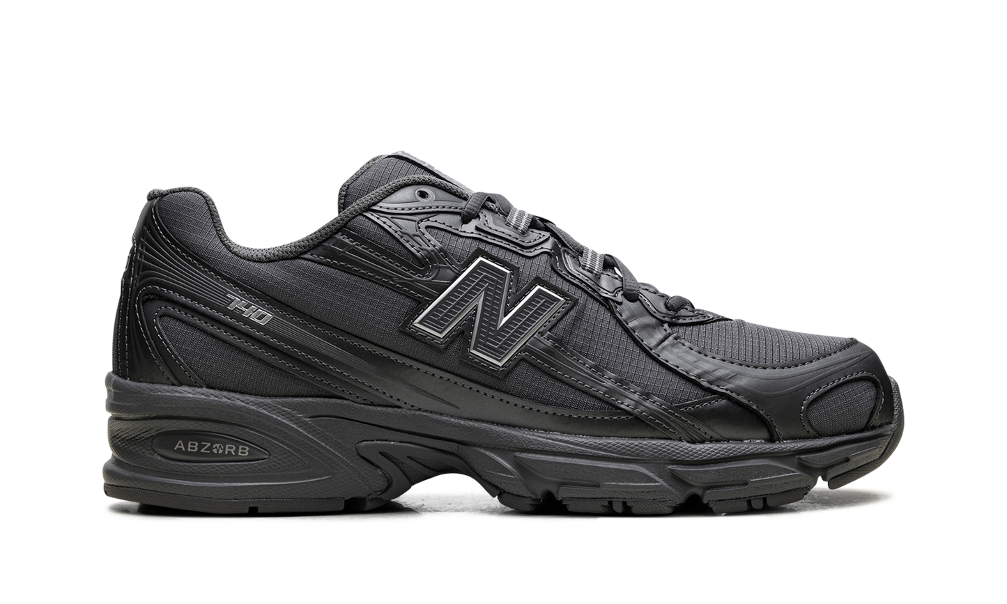 740 "Castlerock Silver Metallic" U740SS2