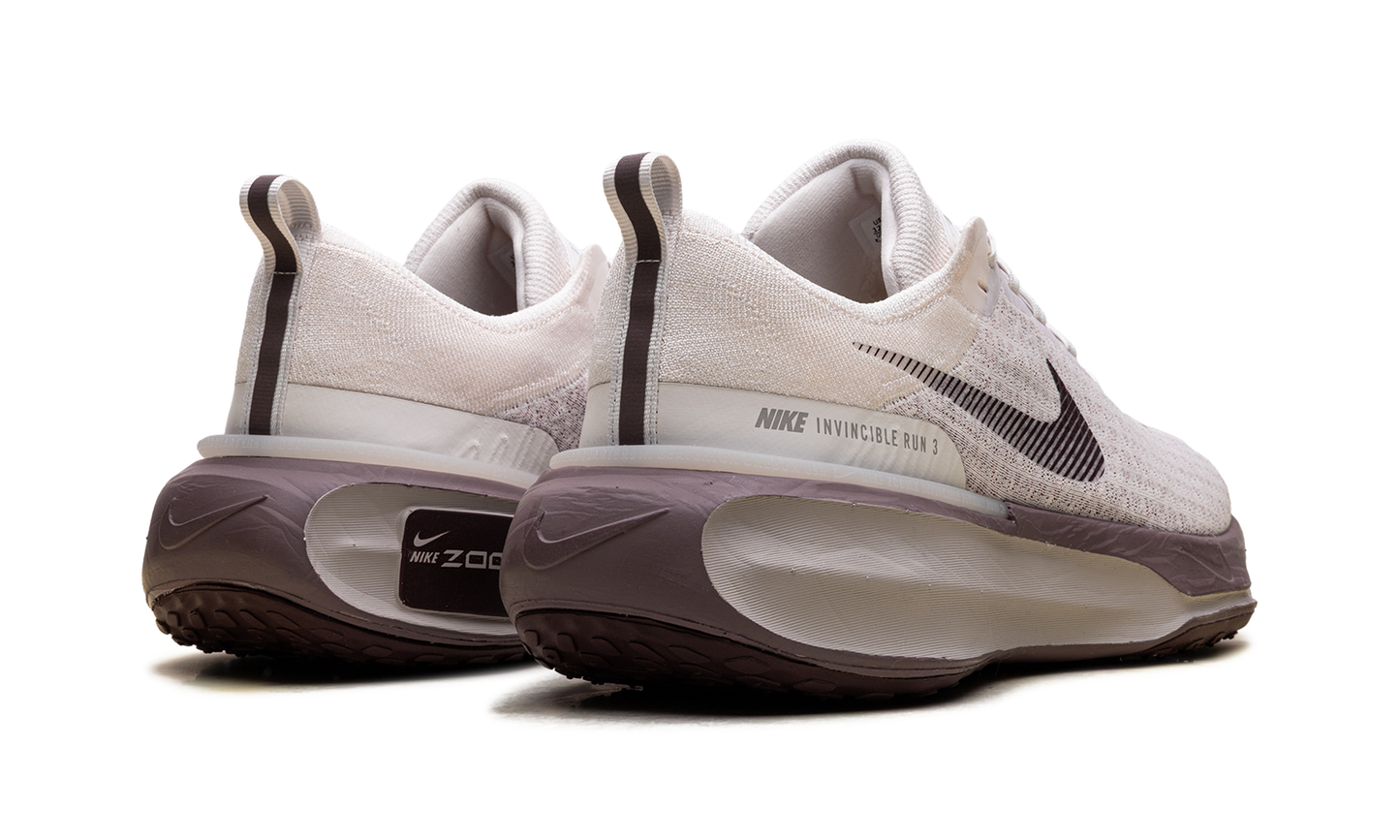 ZoomX Invincible Run 3 "Phantom Burgundy Crush" DR2615 010