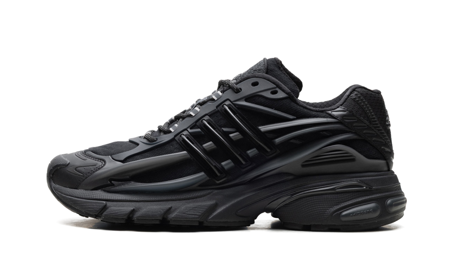 Adistar Jellyfish "Pharrell Williams - Triple Black" KJ3841