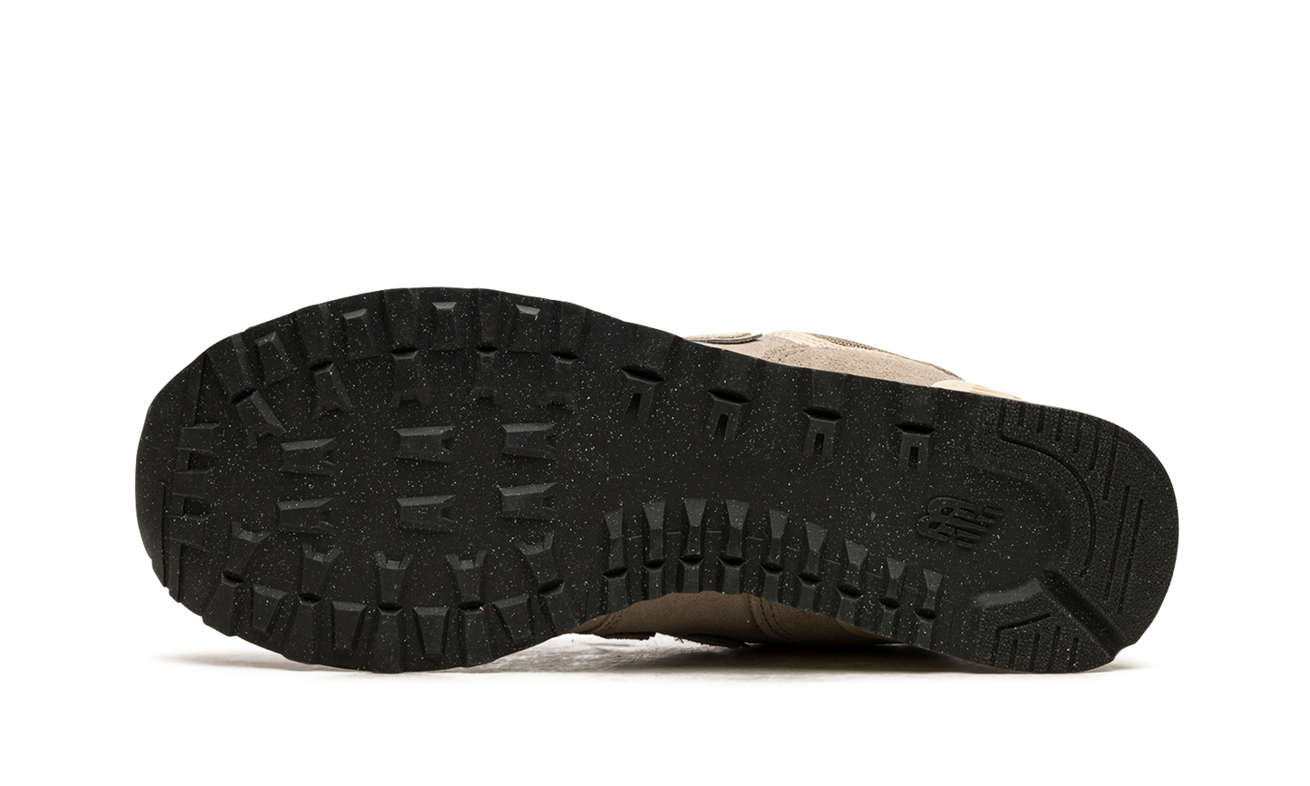 574 "Beige / White"