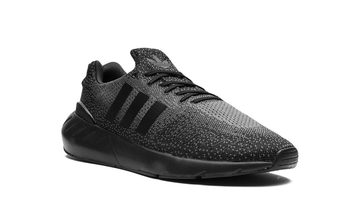 Swift Run 22 "Blackout" GZ3500
