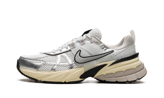 V2K RUN WMNS "Metallic Silver" FD0736 100
