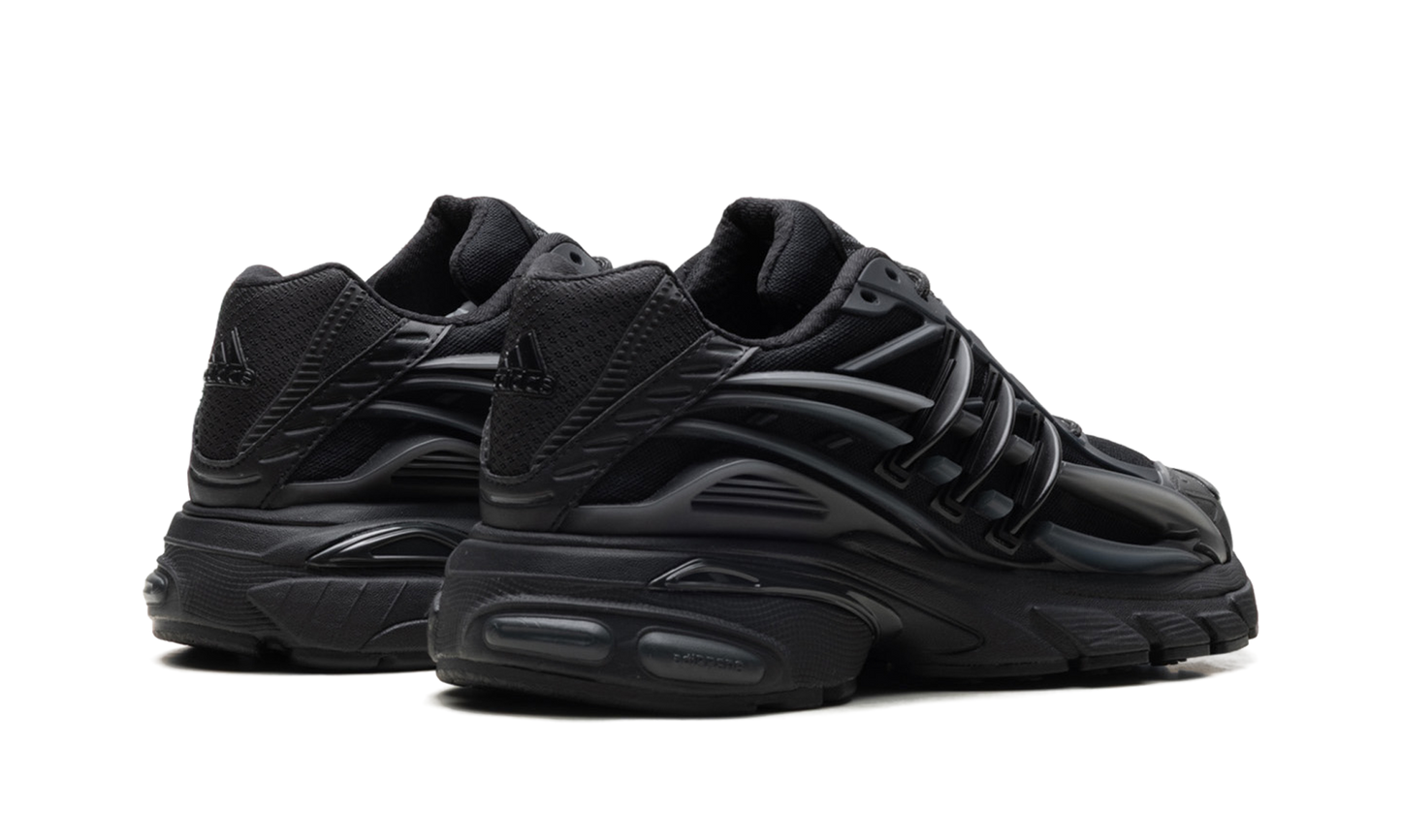 Adistar Jellyfish "Pharrell Williams - Triple Black" KJ3841