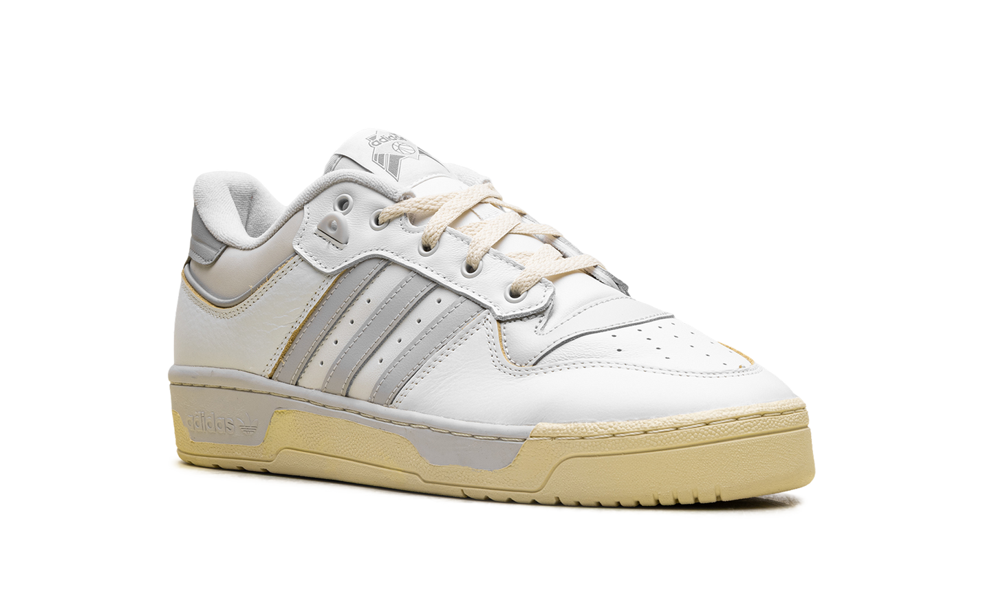 RIVALRY LOW 86 "CWHITE/GREONE/OWHITE" GZ2556