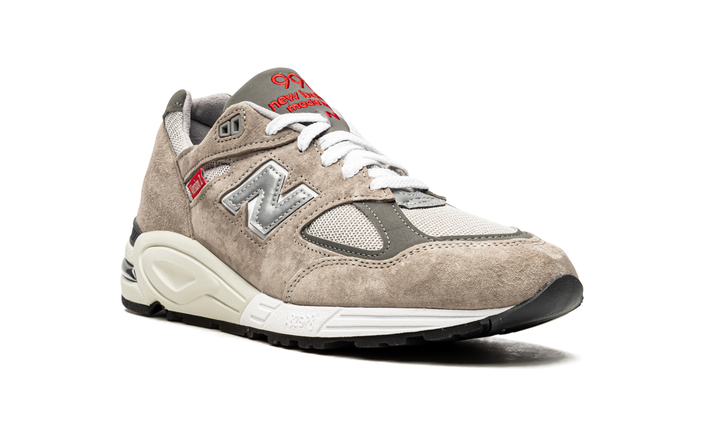 Made in US 990 v2 "Grey / Red" M990VS2