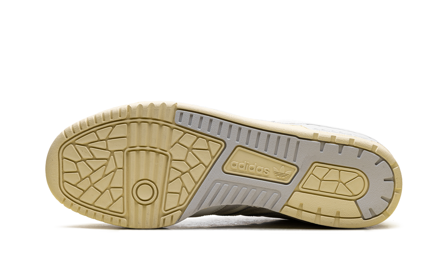 RIVALRY LOW 86 "CWHITE/GREONE/OWHITE" GZ2556