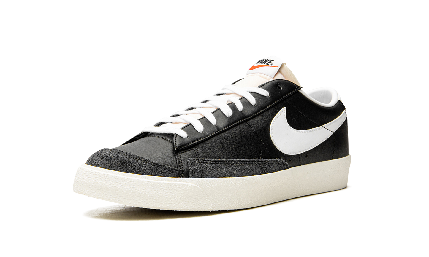 Blazer Low '77 Vintage "Black White" DA6364 001