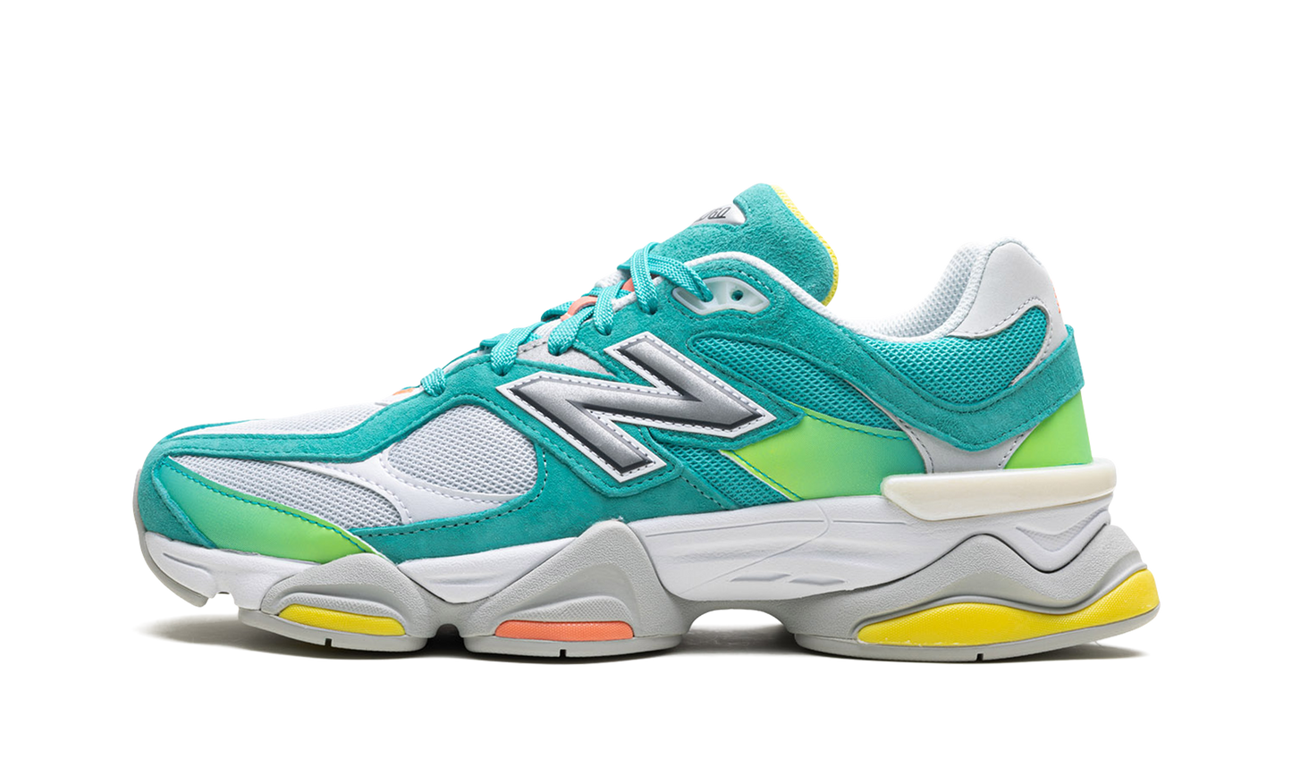9060 "Cyan Burst" U9060DBT