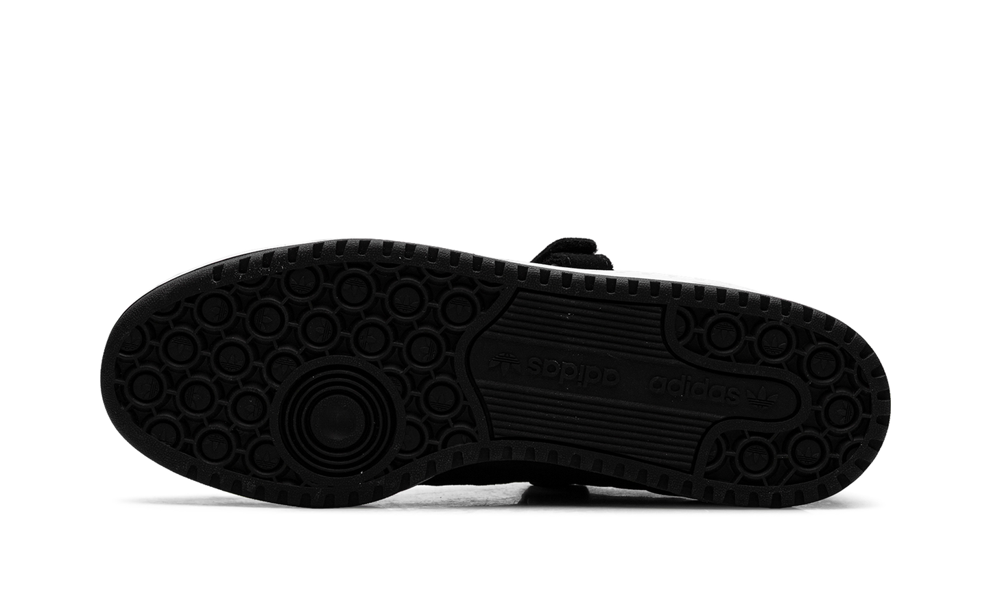 Forum Low "Panda" GW0695