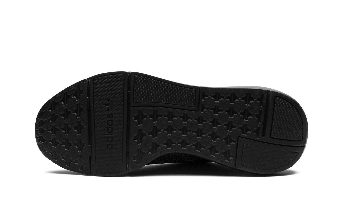 Swift Run 22 "Blackout" GZ3500