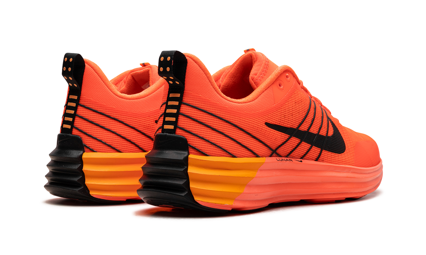 Lunar Roam "Hyper Crimson" HJ9145 809