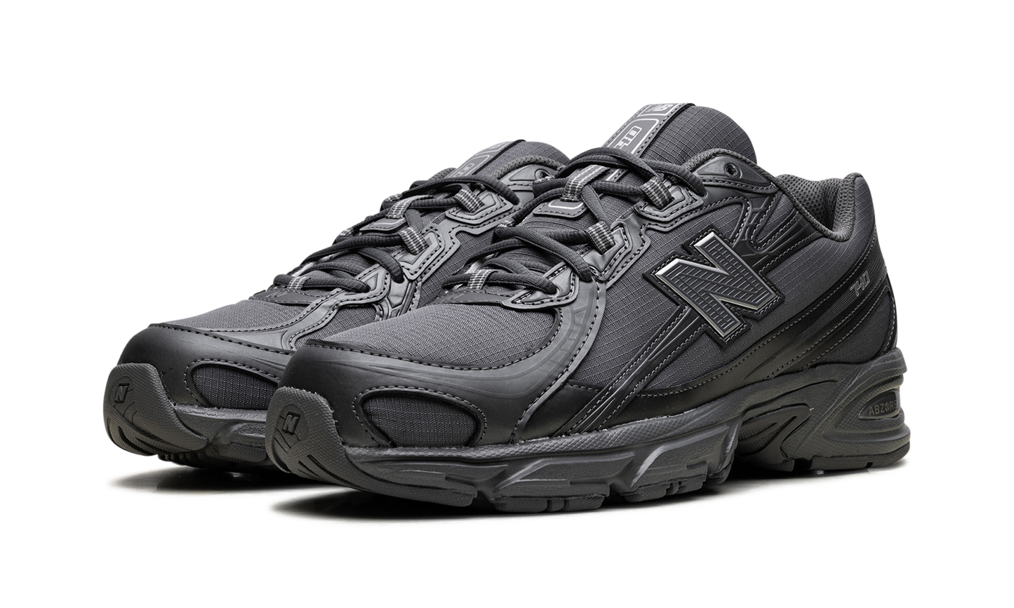 740 "Castlerock Silver Metallic" U740SS2