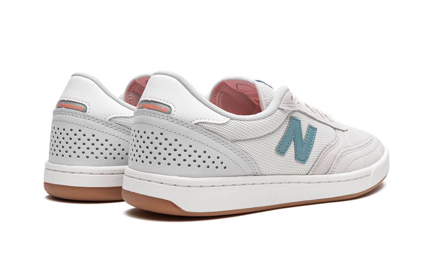 440 "Light Grey/Aqua Sea" NM440GNG