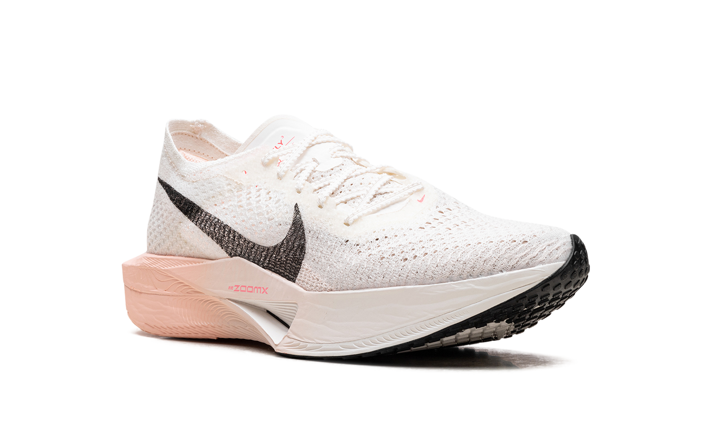 ZoomX Invincible Run 3 "Sail Guava Ice" DV4129 103