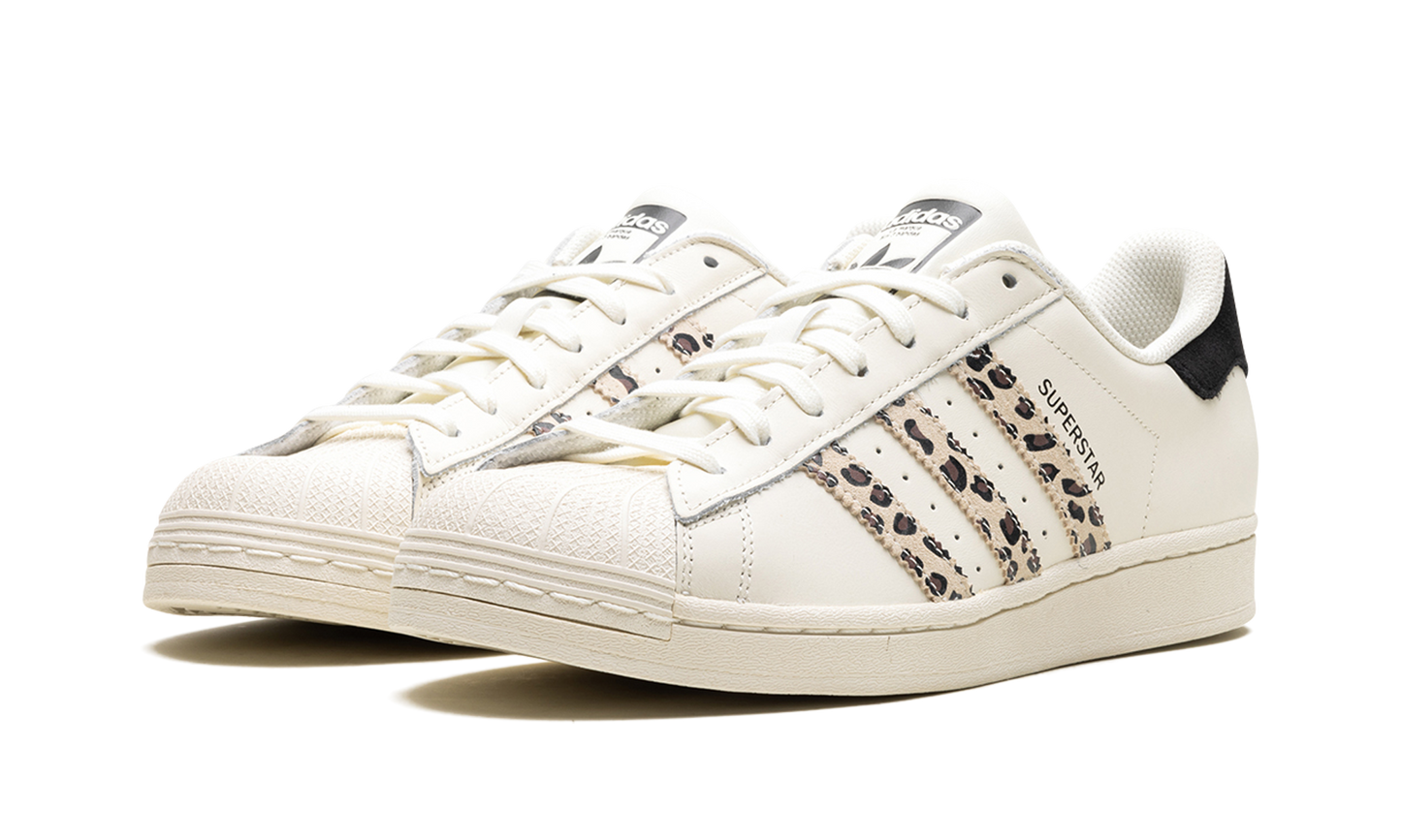 Superstar WMNS "Off White Black Leopard"