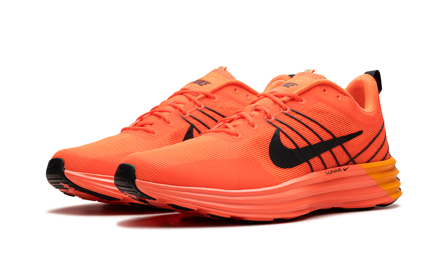 Lunar Roam "Hyper Crimson" HJ9145 809
