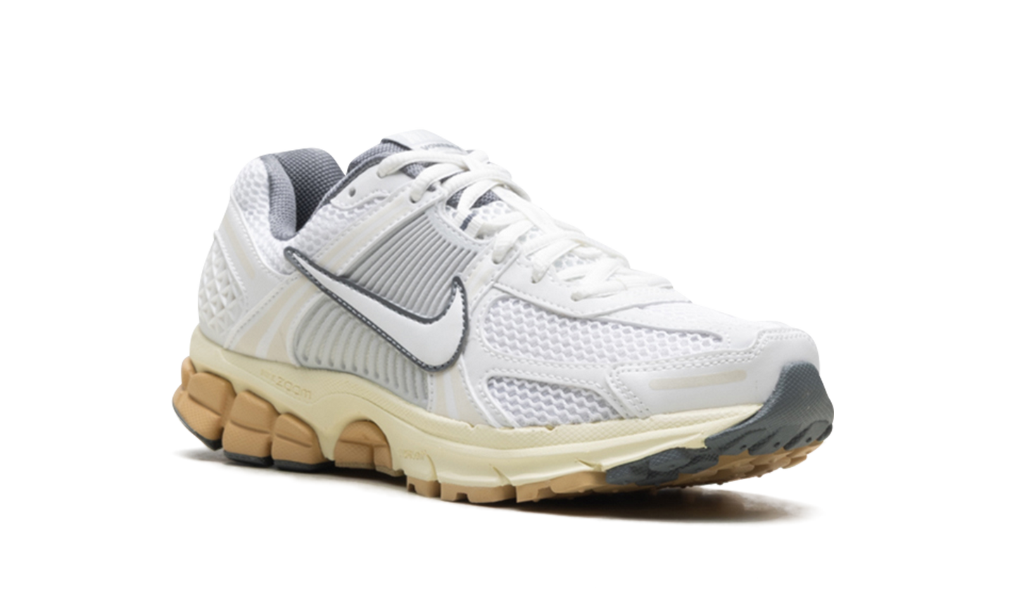 Zoom Vomero 5 WMNS "Summit White Pure Platinum" FJ2028 101